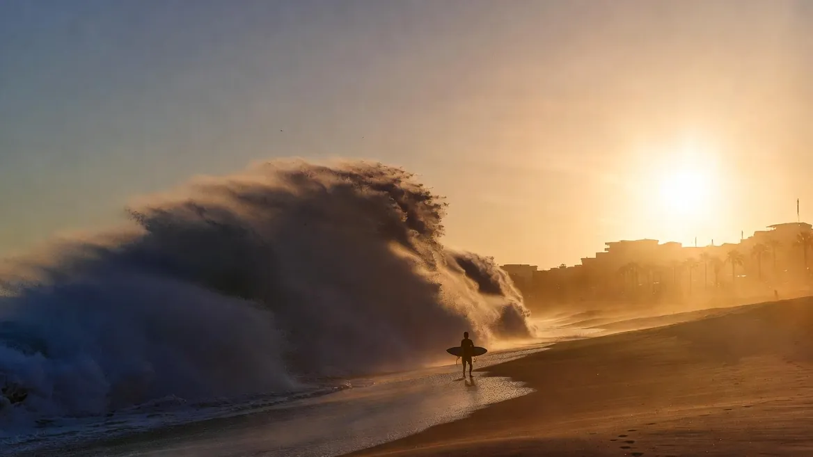 Heavy barreling wave breaking at dawn on Playa Zicatela, the Mexican Pipeline